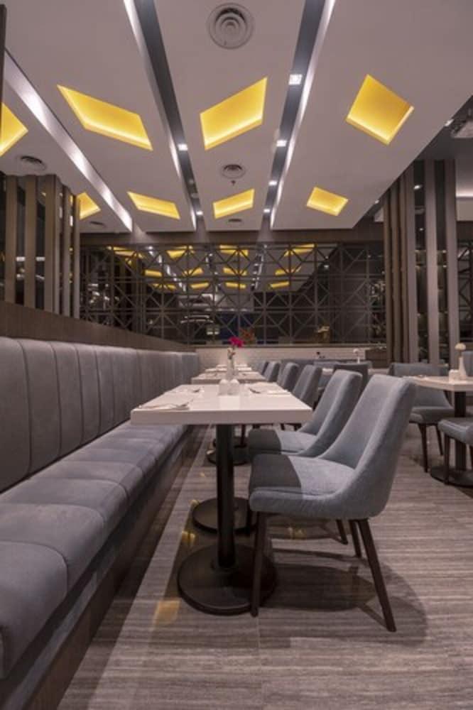 Grand Picasso Hotel Jakarta Exterior photo