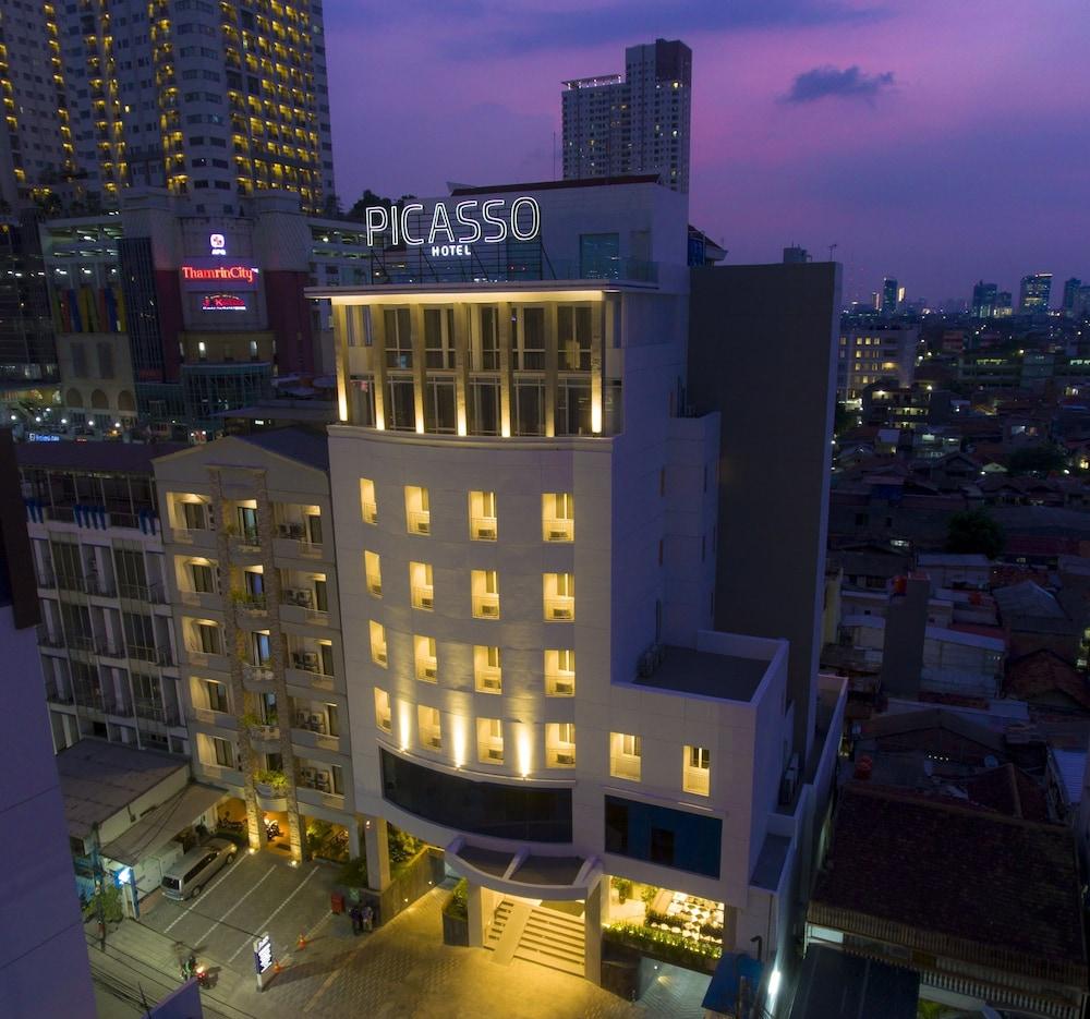 Grand Picasso Hotel Jakarta Exterior photo