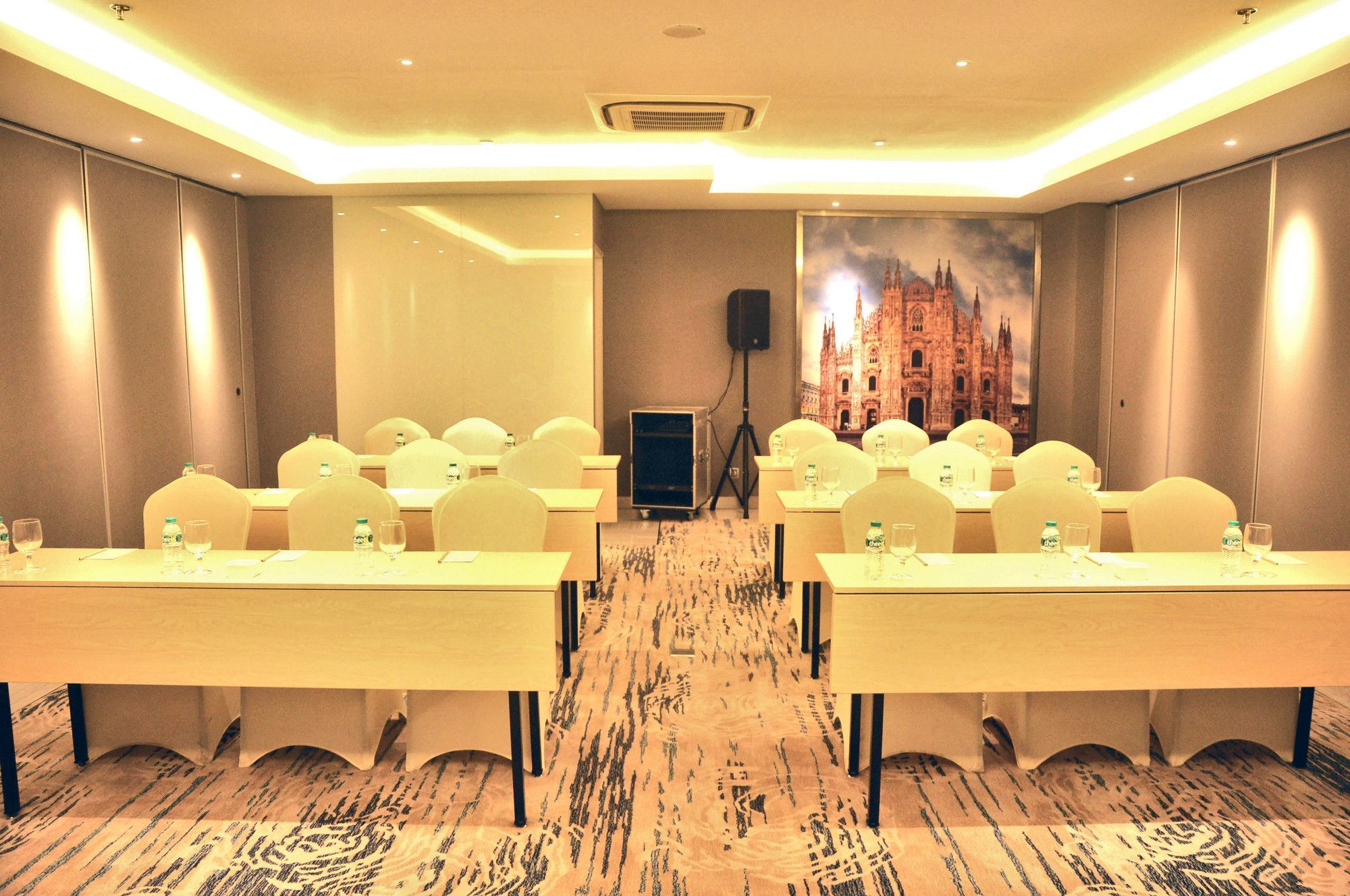Grand Picasso Hotel Jakarta Exterior photo